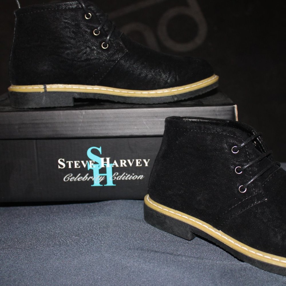 Boys "Steve Harvey" Suede Ankle Boots Sized 2